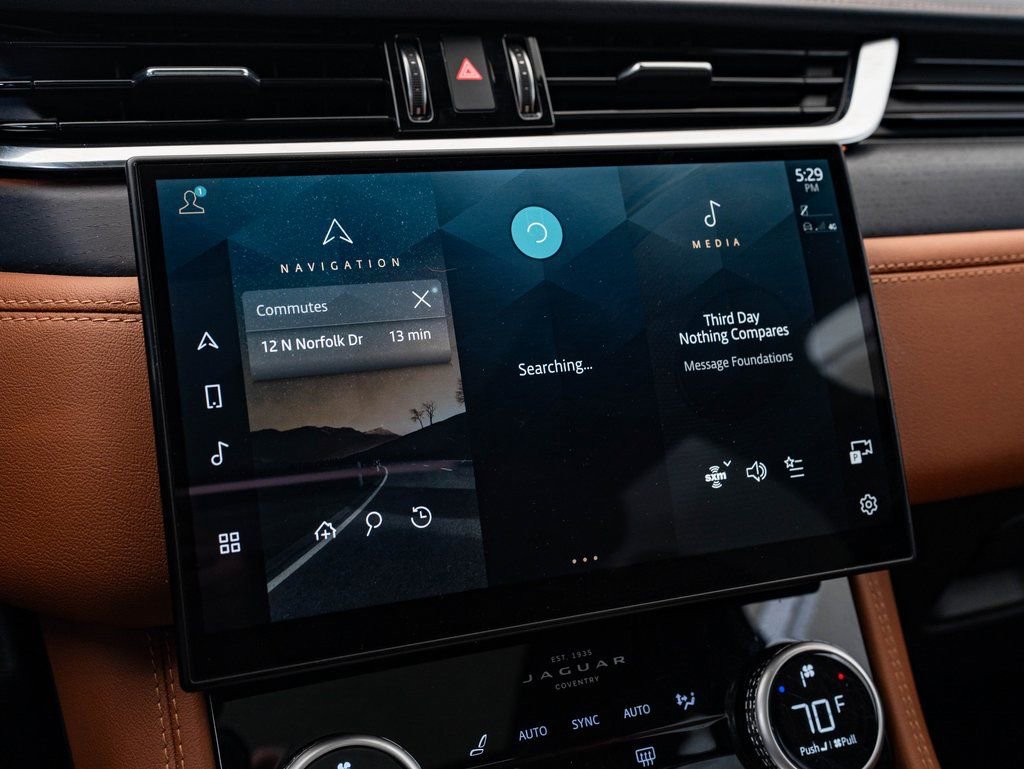 Certified 2024 Jaguar F-PACE R-Dynamic S image 31