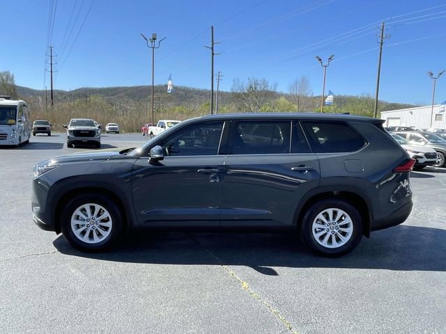 Used 2024 Toyota Grand Highlander XLE image 2