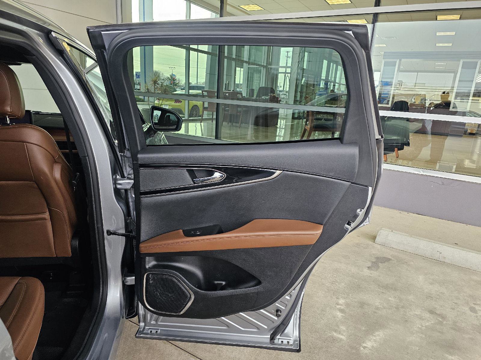 Used 2022 Lincoln Nautilus Reserve AWD/4WD image 13