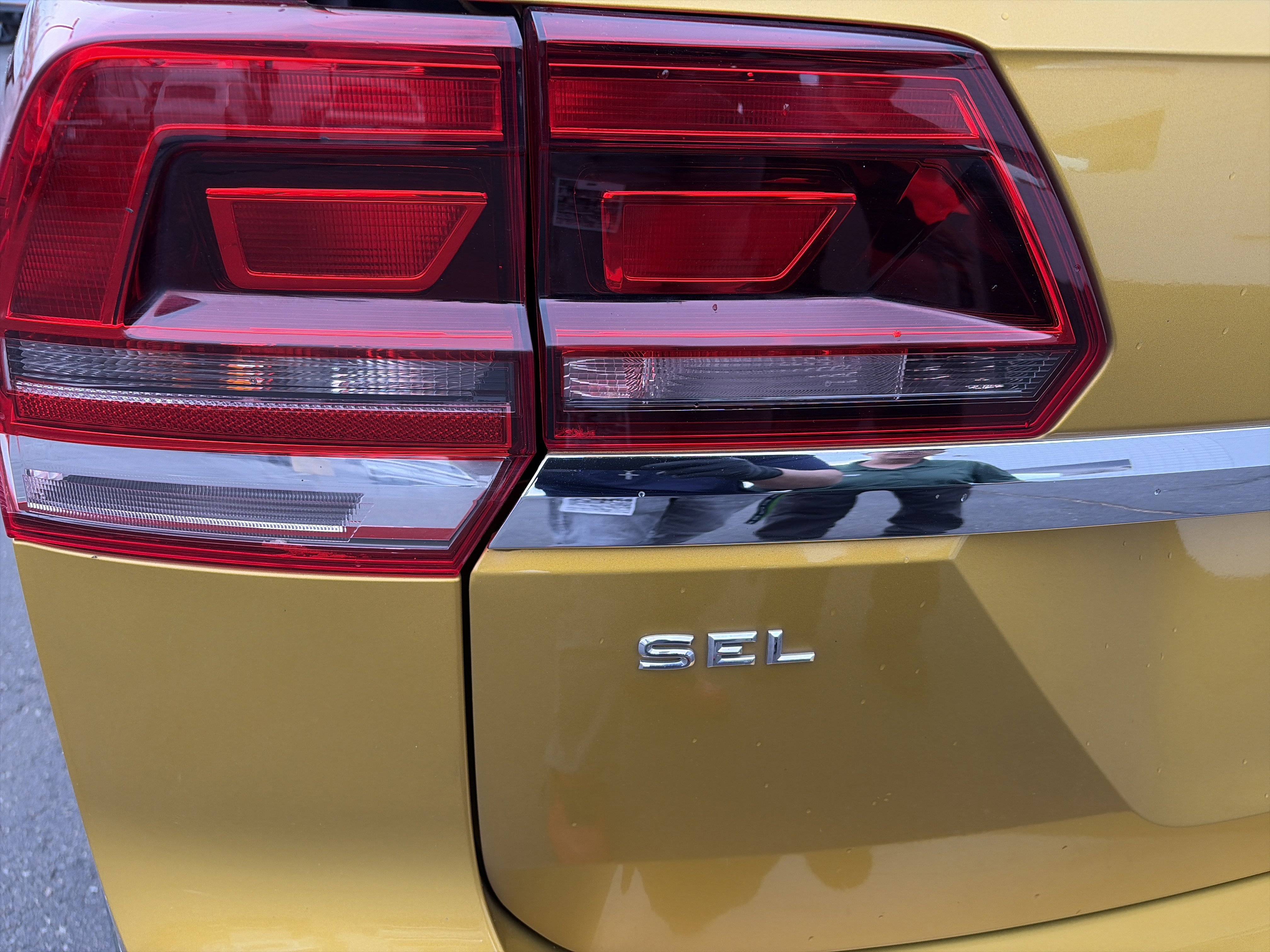 Used 2018 Volkswagen Atlas SEL image 25