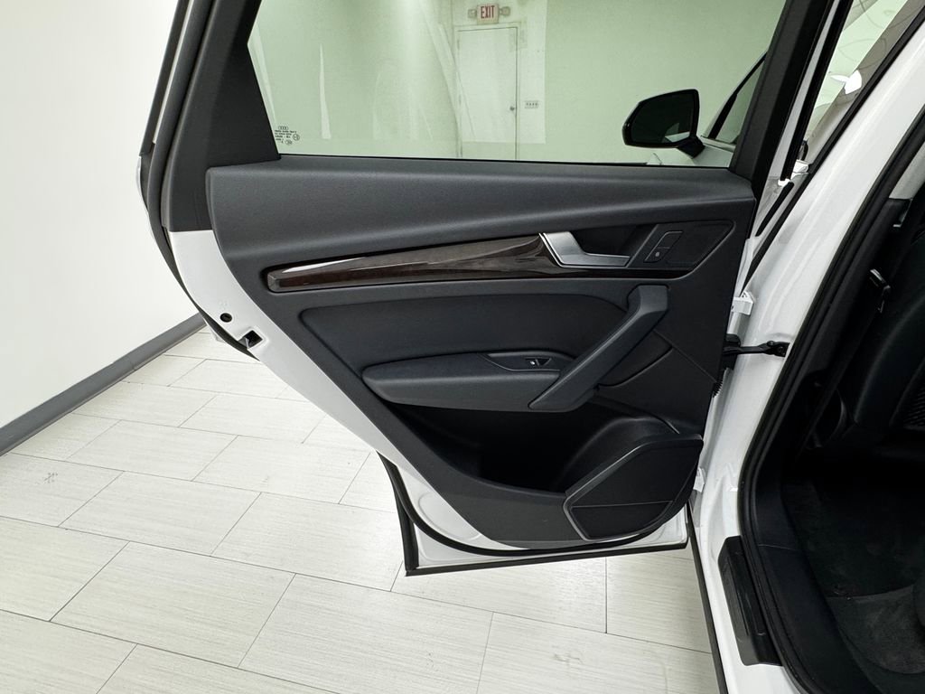 Used 2018 Audi Q5 2.0T Premium Plus w/ Premium Plus Package image 11