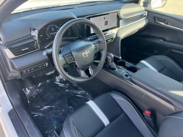 Used 2026 Toyota Camry Hybrid w/ Multimedia Upgrade Package FWD image 14