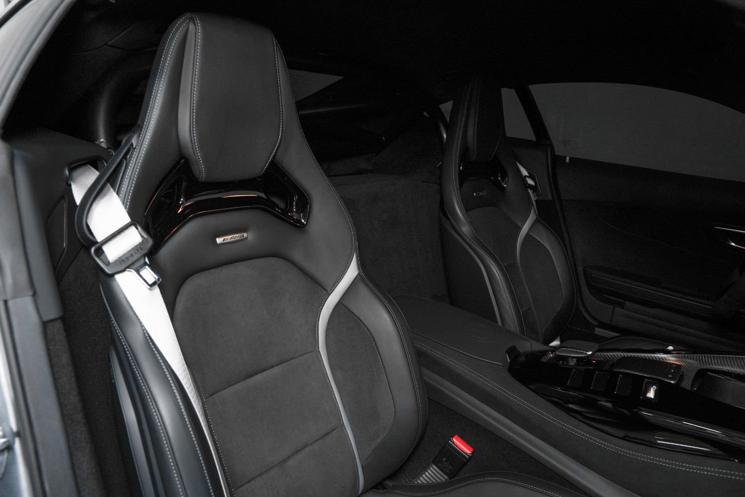 Used 2020 Mercedes-Benz AMG GT R image 31