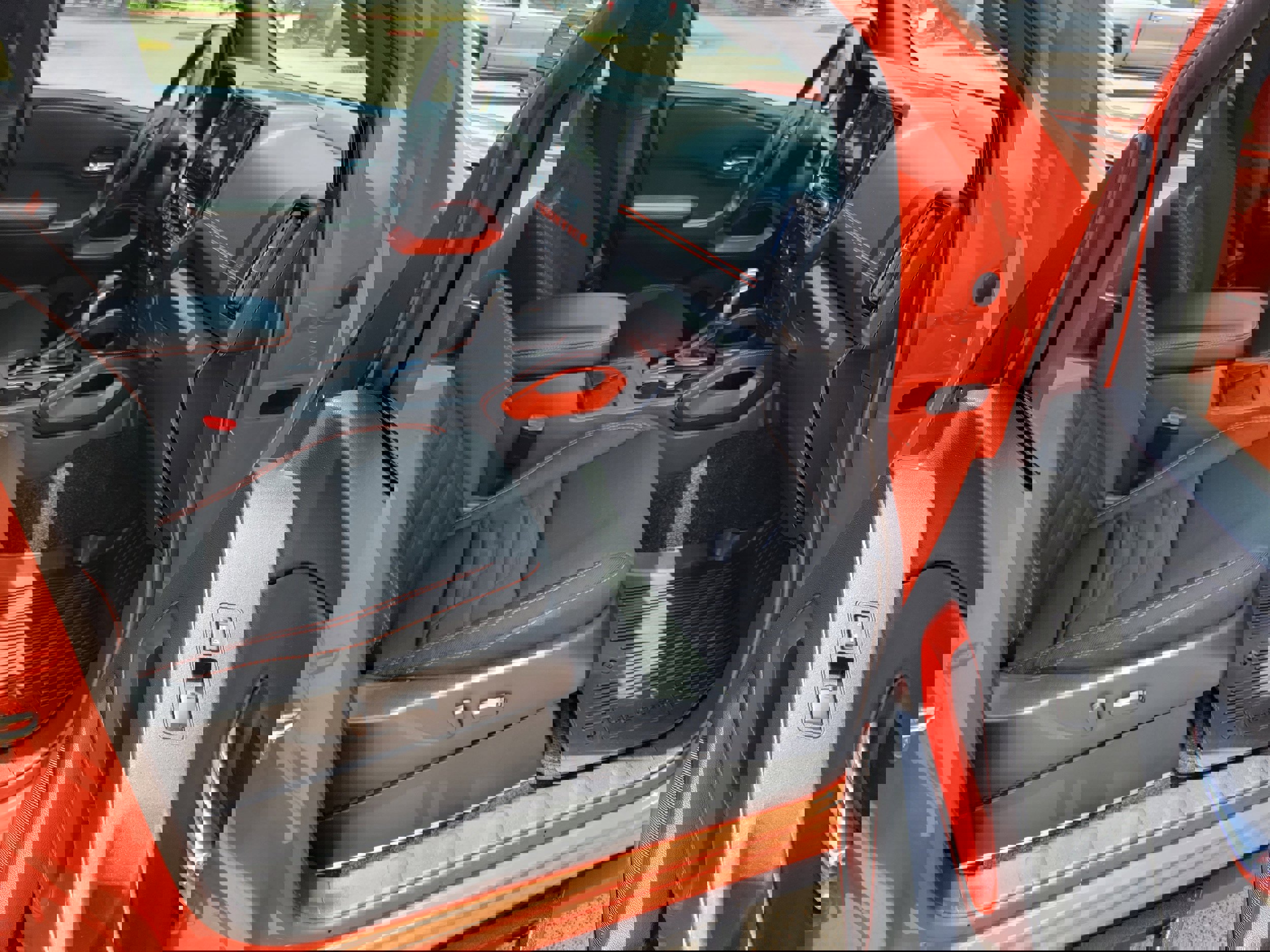 Used 2025 Nissan Frontier PRO-4X w/ Pro Convenience Package image 11