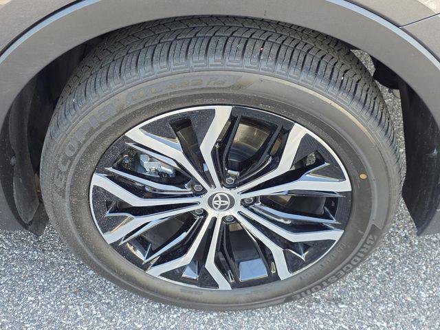 Certified 2023 Toyota Crown AWD/4WD image 38