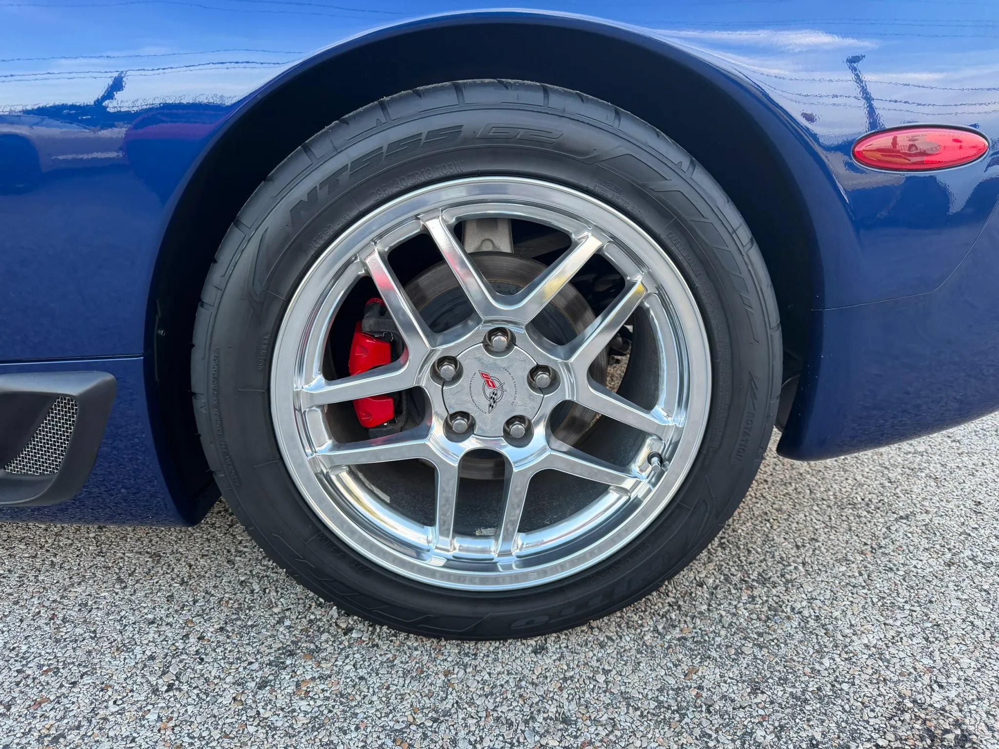Used 2004 Chevrolet Corvette Z06 w/ Z06 Preferred Equipment Group RWD image 20