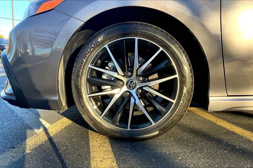 Used 2023 Toyota Camry SE image 10