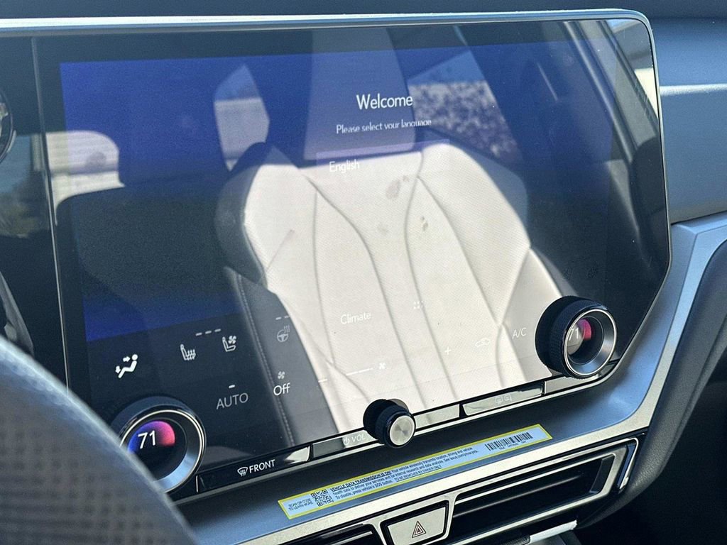 New 2026 Lexus TX 500h AWD image 22