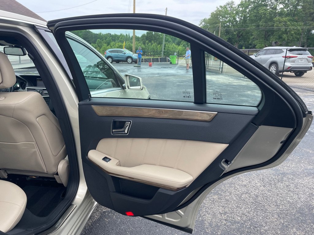 Used 2011 Mercedes-Benz E 350 Sedan image 19
