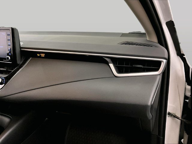 Used 2022 Toyota Corolla LE FWD image 15