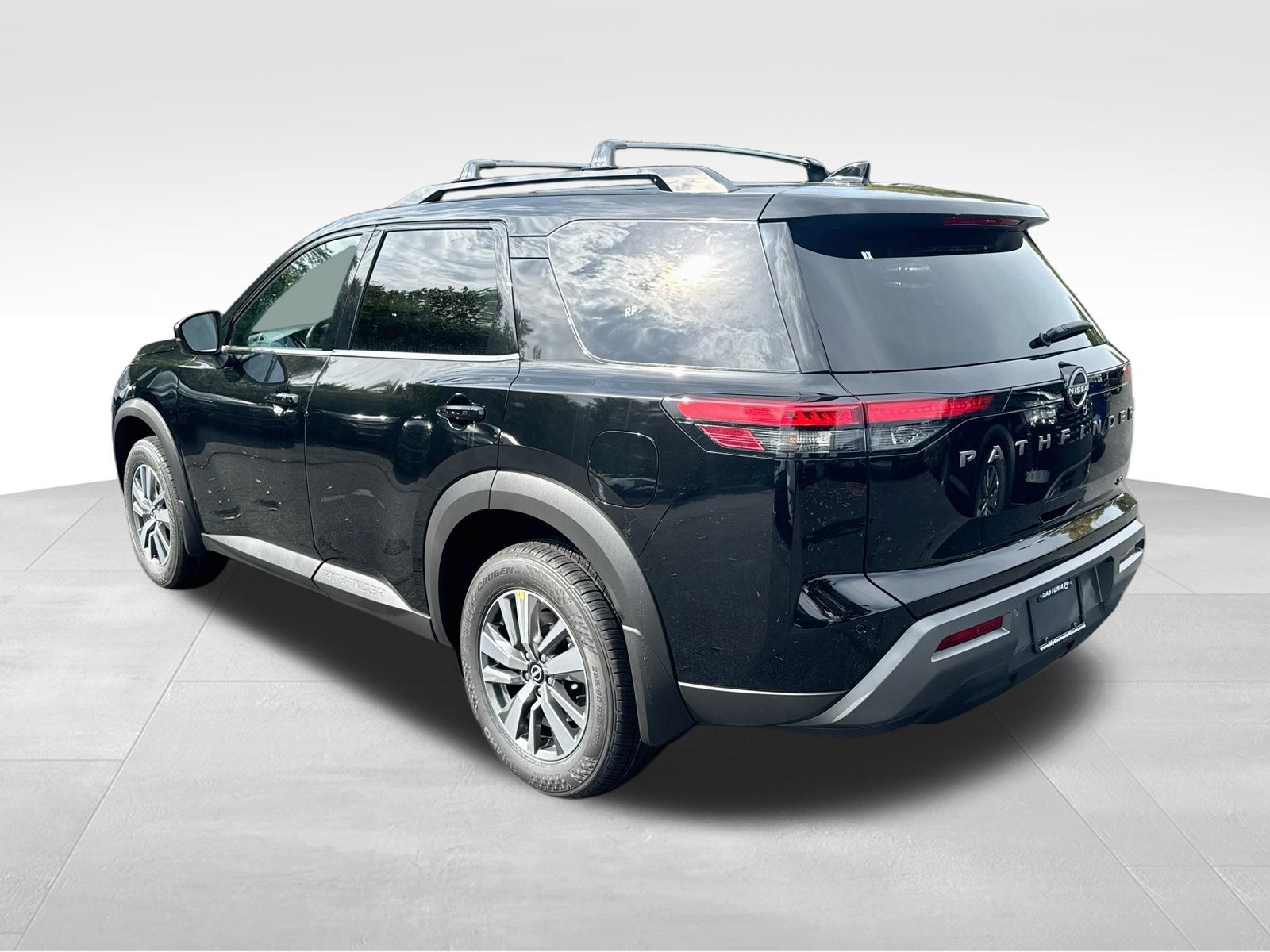 New 2026 Nissan Pathfinder SL FWD image 5