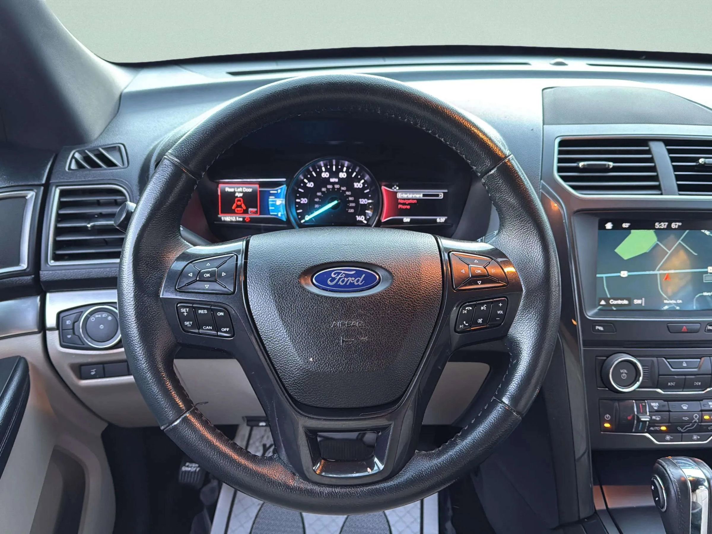 Used 2018 Ford Explorer XLT w/ Equipment Group 202A image 11