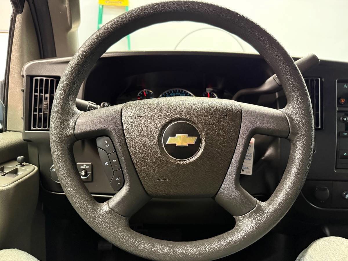 Used 2023 Chevrolet Express 3500 LT w/ LT Preferred Equipment Group image 13