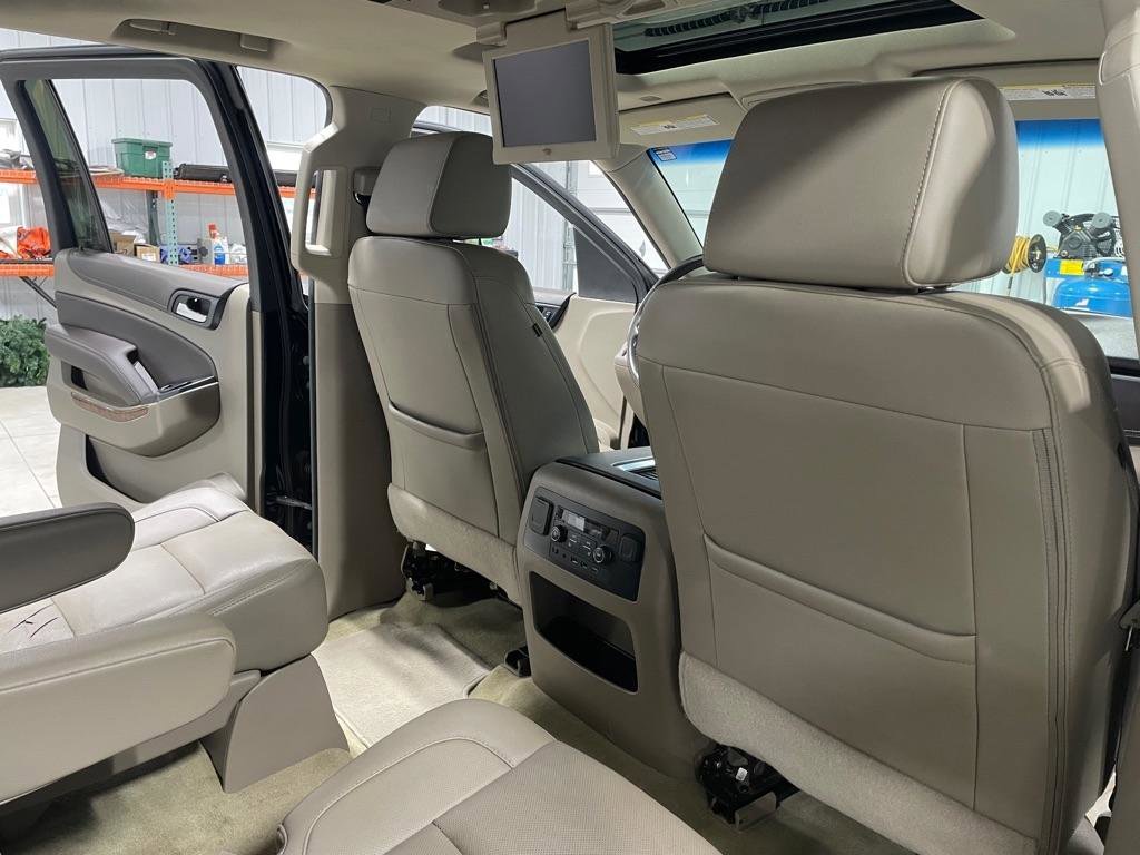 Used 2018 Chevrolet Suburban Premier image 22
