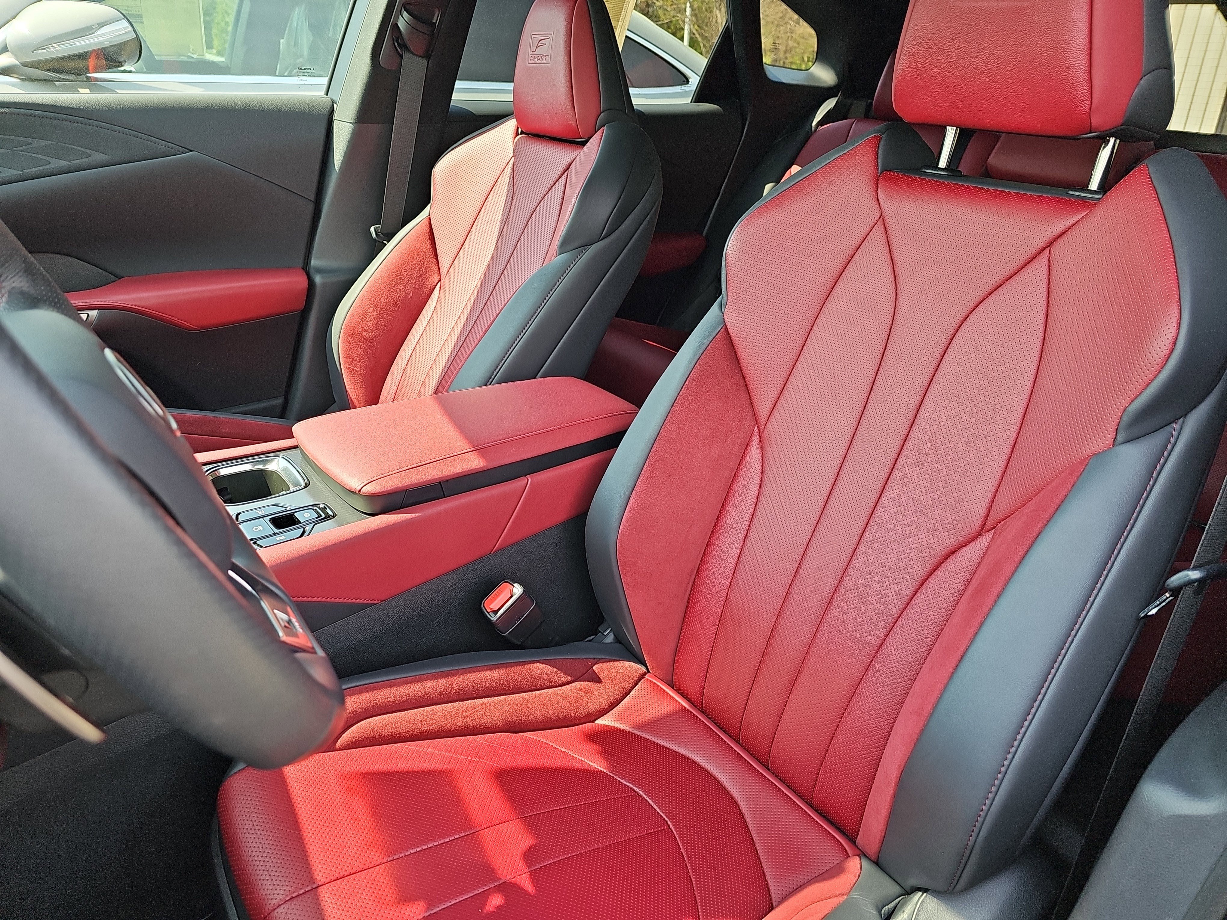 Used 2024 Lexus RX 500h F Sport w/ Convenience Package image 17