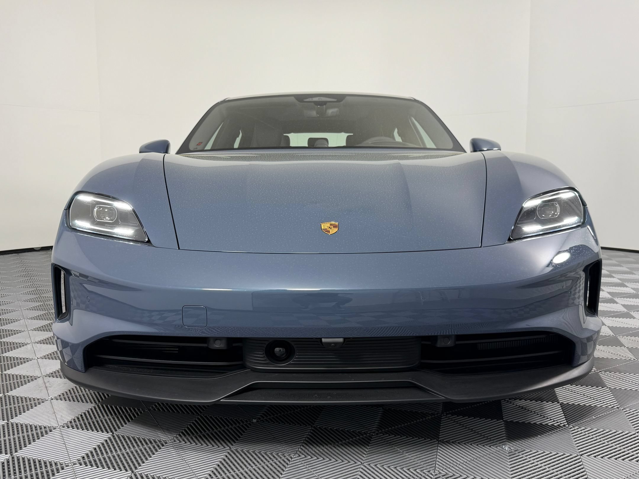 Certified 2026 Porsche Taycan AWD/4WD image 6