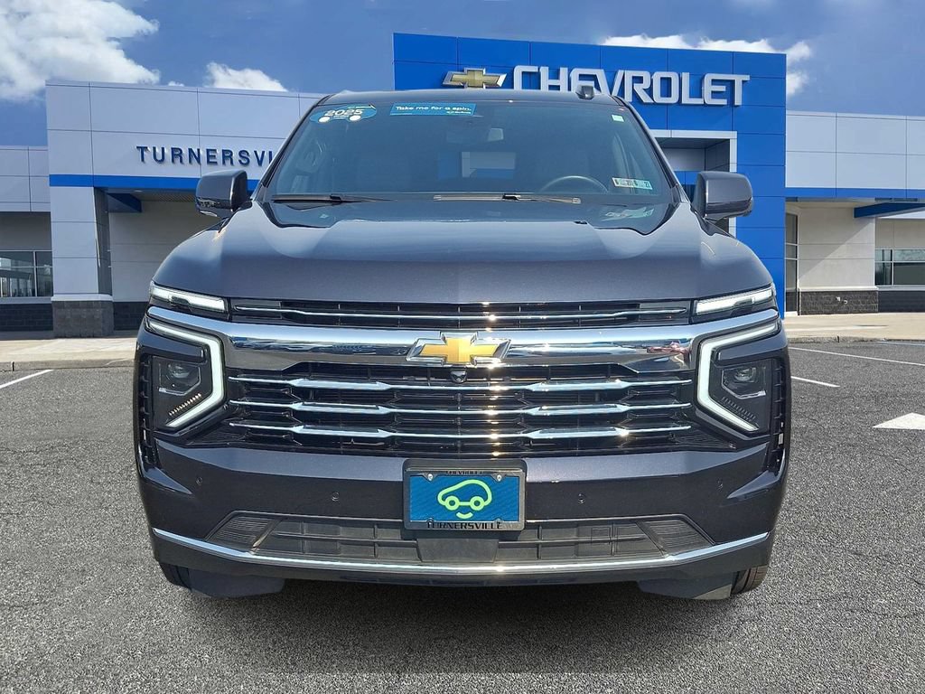 Certified 2025 Chevrolet Suburban LT AWD/4WD image 2