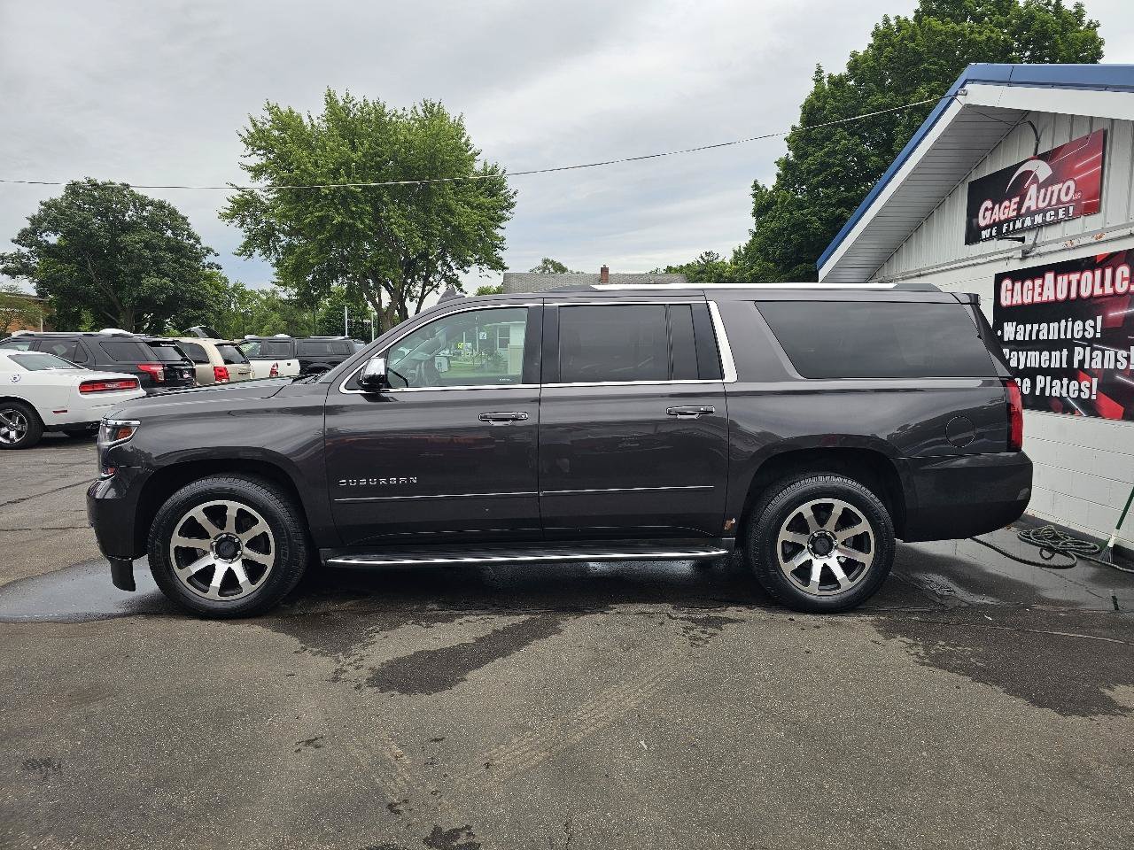 Used 2017 Chevrolet Suburban Premier AWD/4WD image 6