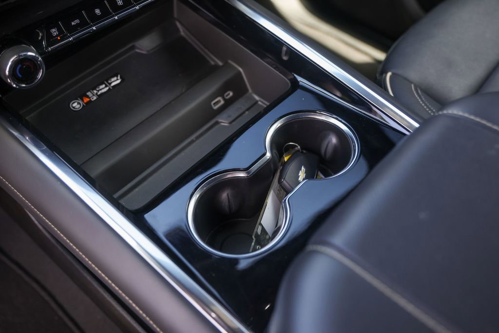 Used 2025 Chevrolet Suburban Premier w/ Sun And Tow Package AWD/4WD image 19