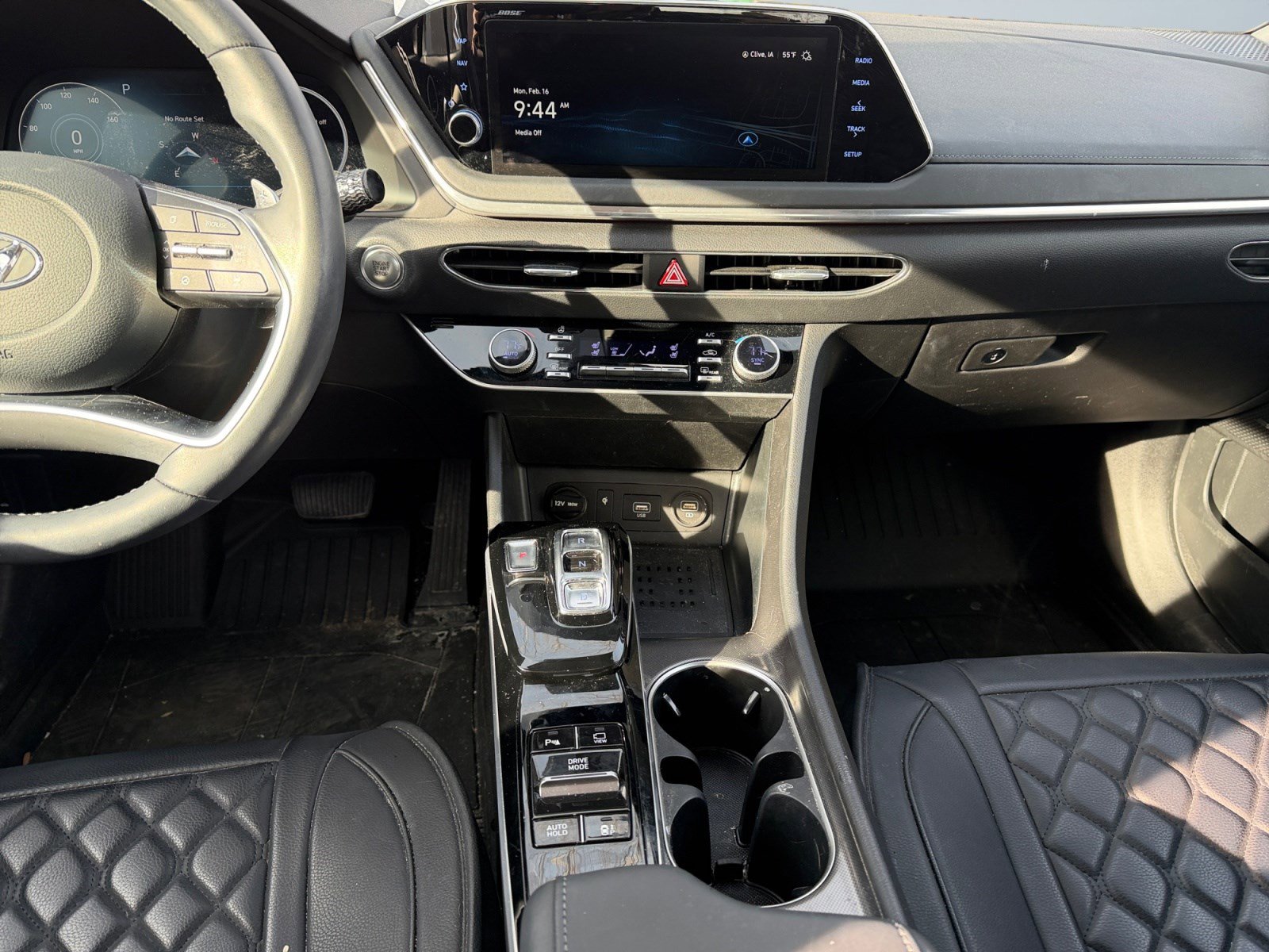 Used 2023 Hyundai Sonata Limited w/ Preferred Accessory Package image 13