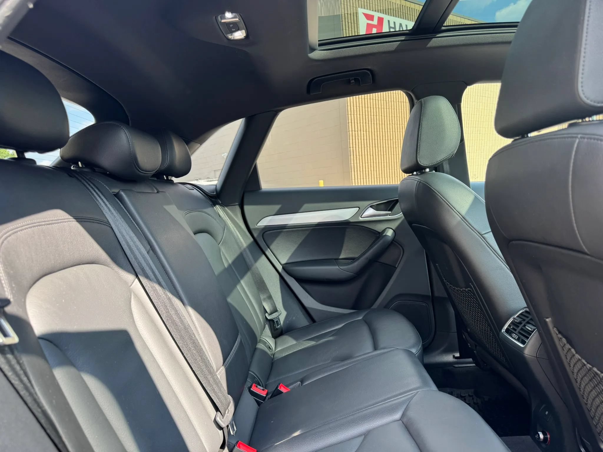 Used 2018 Audi Q3 2.0T Premium AWD/4WD image 31