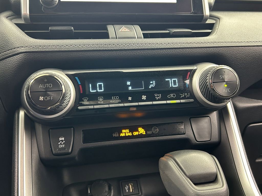 Used 2025 Toyota RAV4 XLE image 22