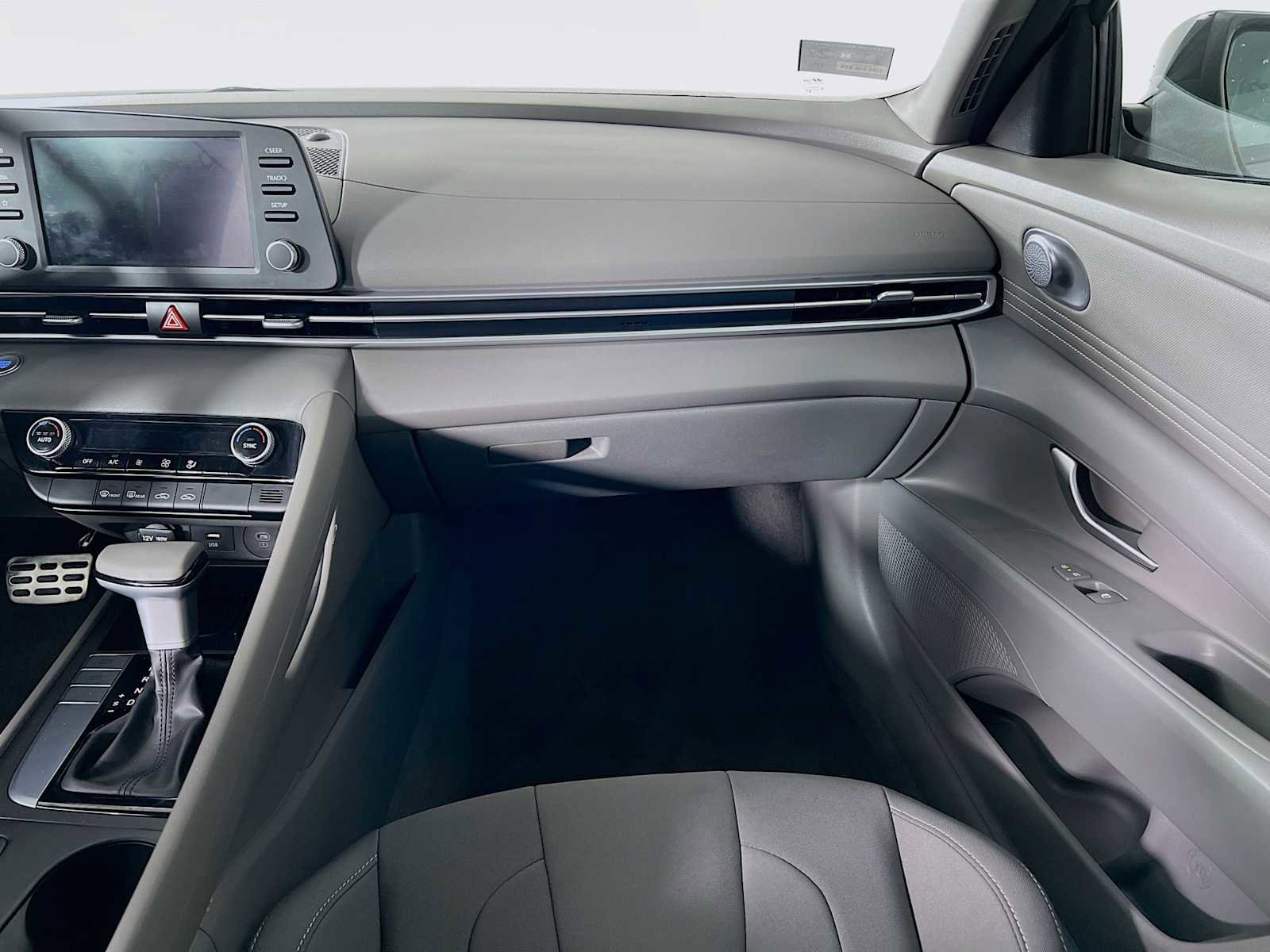 Certified 2025 Hyundai Elantra Sport image 22