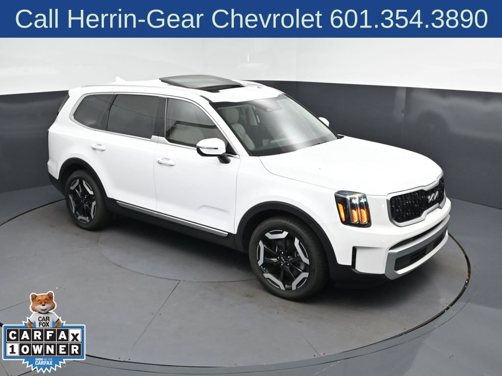 Used 2024 Kia Telluride EX w/ EX Captain's Chair Package FWD image 36
