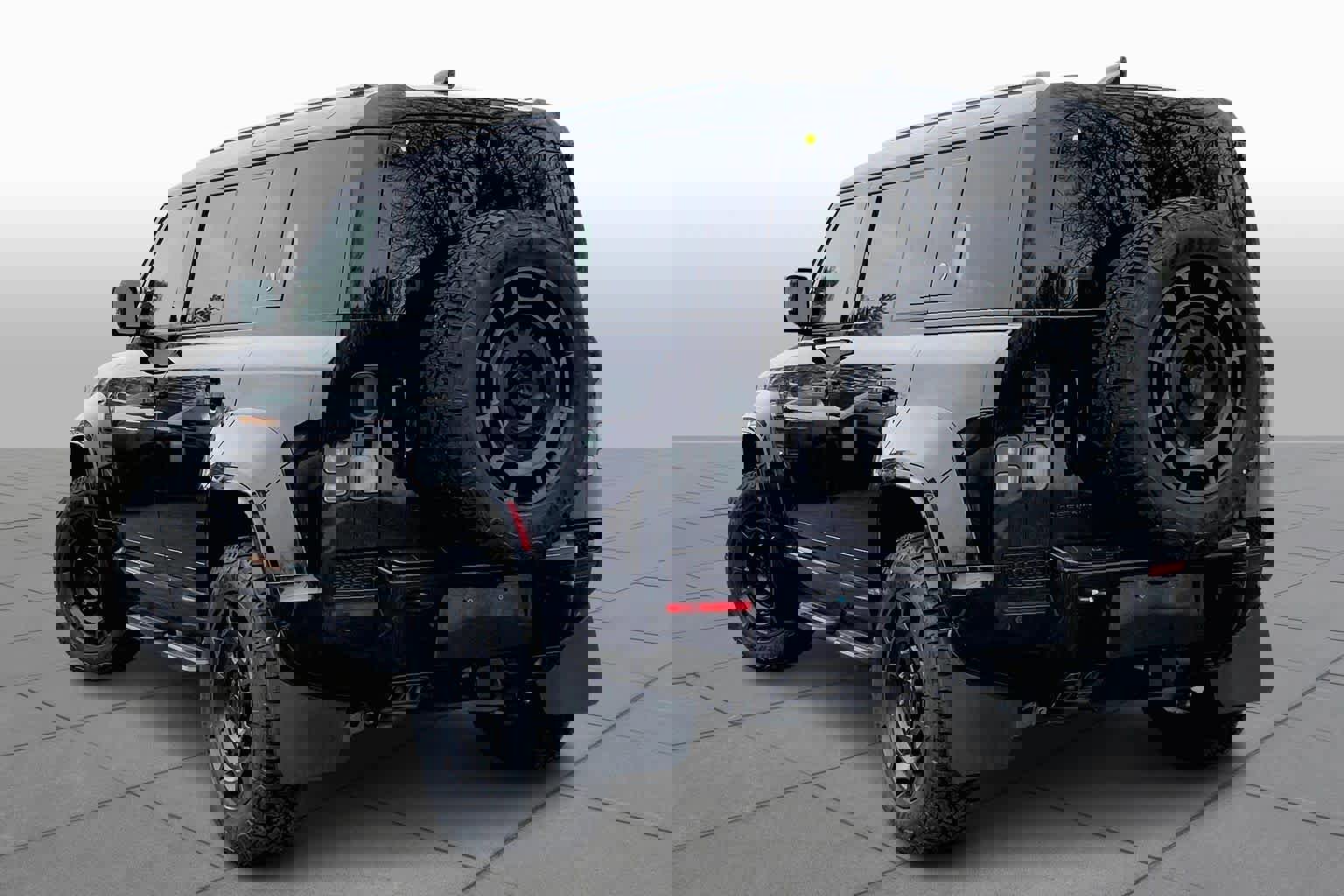 New 2026 Land Rover Defender 110 OCTA image 3