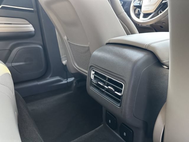 Certified 2024 Lincoln Corsair AWD w/ Equipment Group 101A image 39