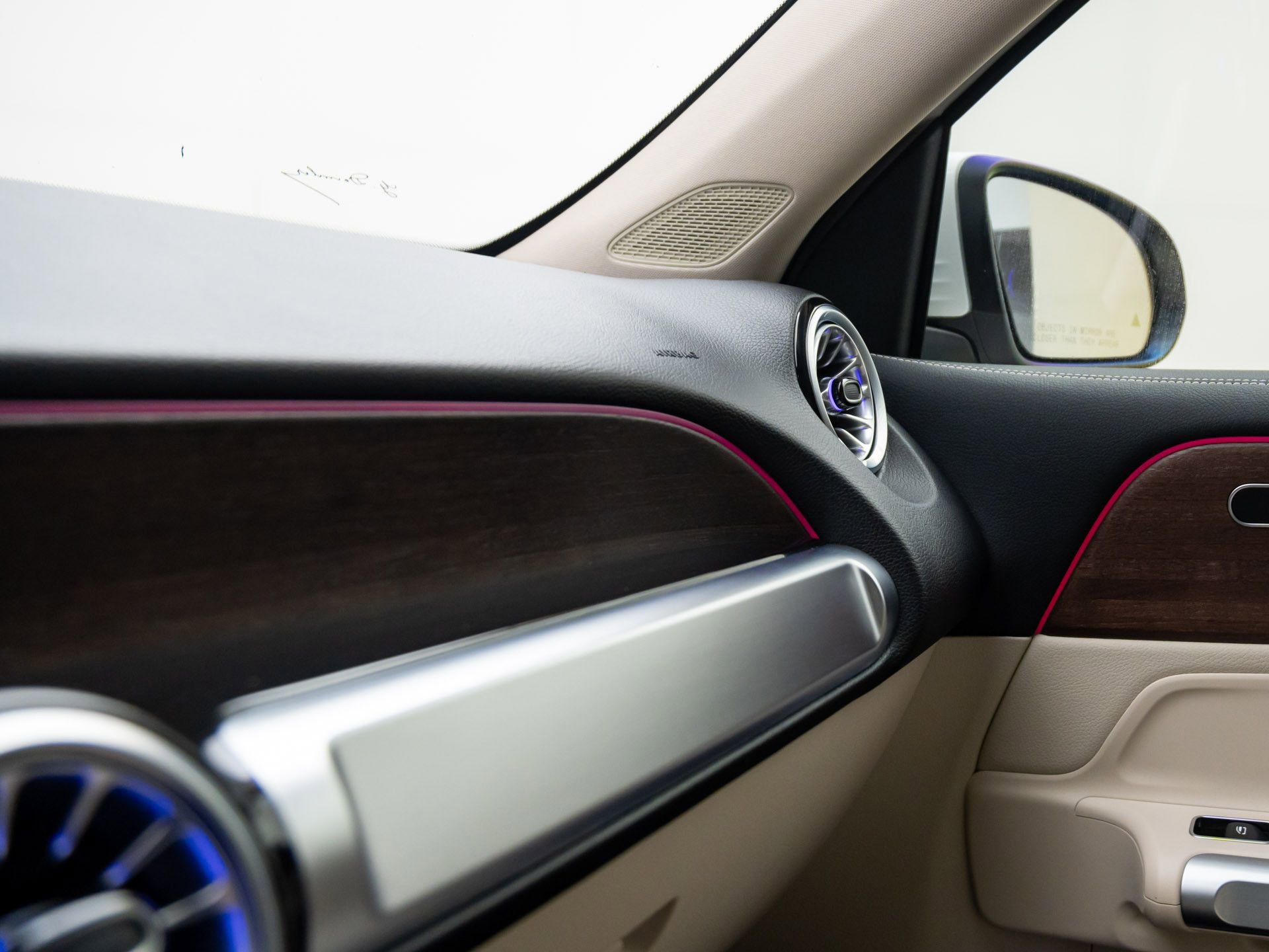 Used 2023 Mercedes-Benz EQB 300 4MATIC w/ Exclusive Package image 29