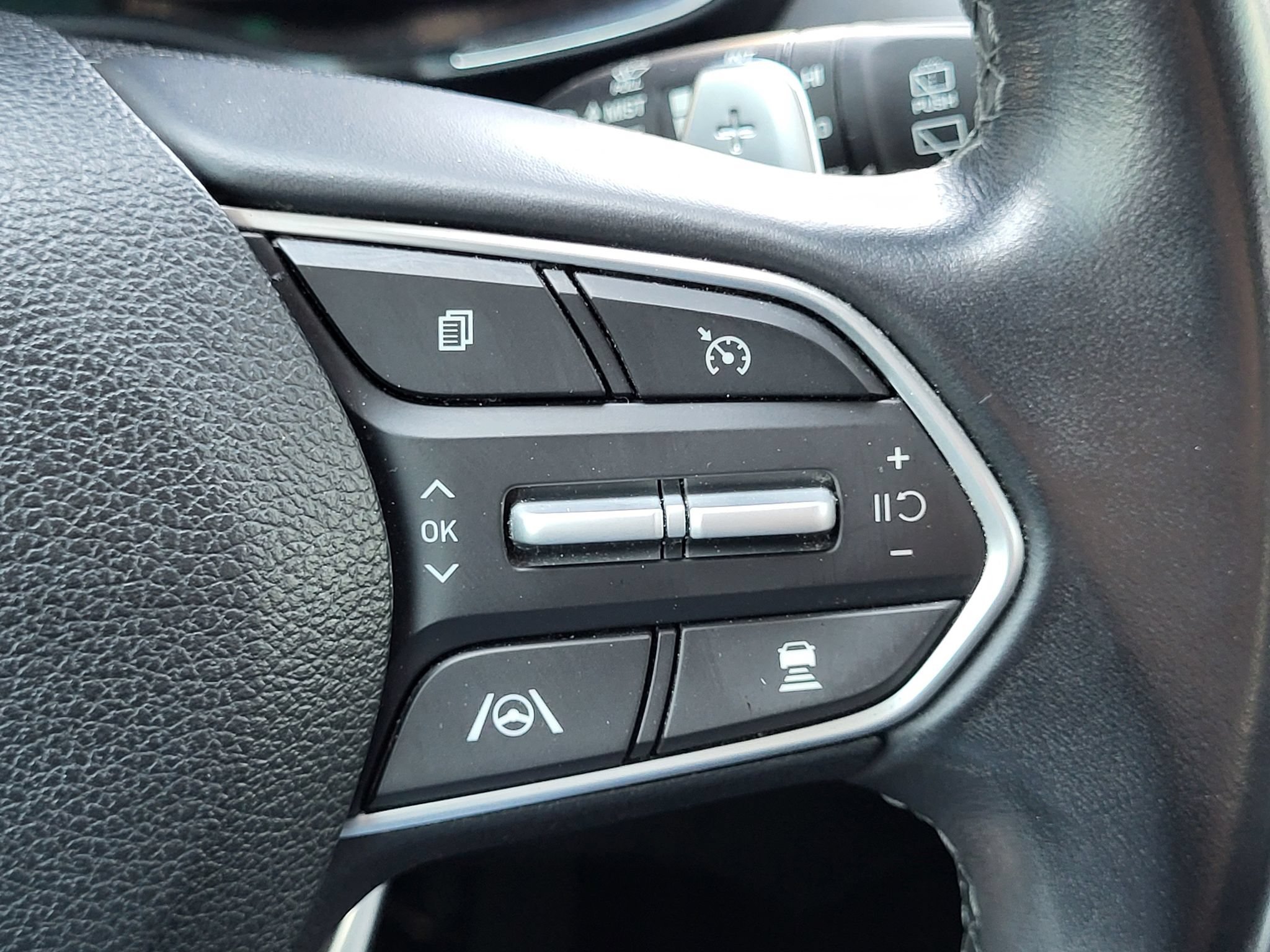 Used 2023 Hyundai Santa Fe SEL Premium AWD/4WD image 17