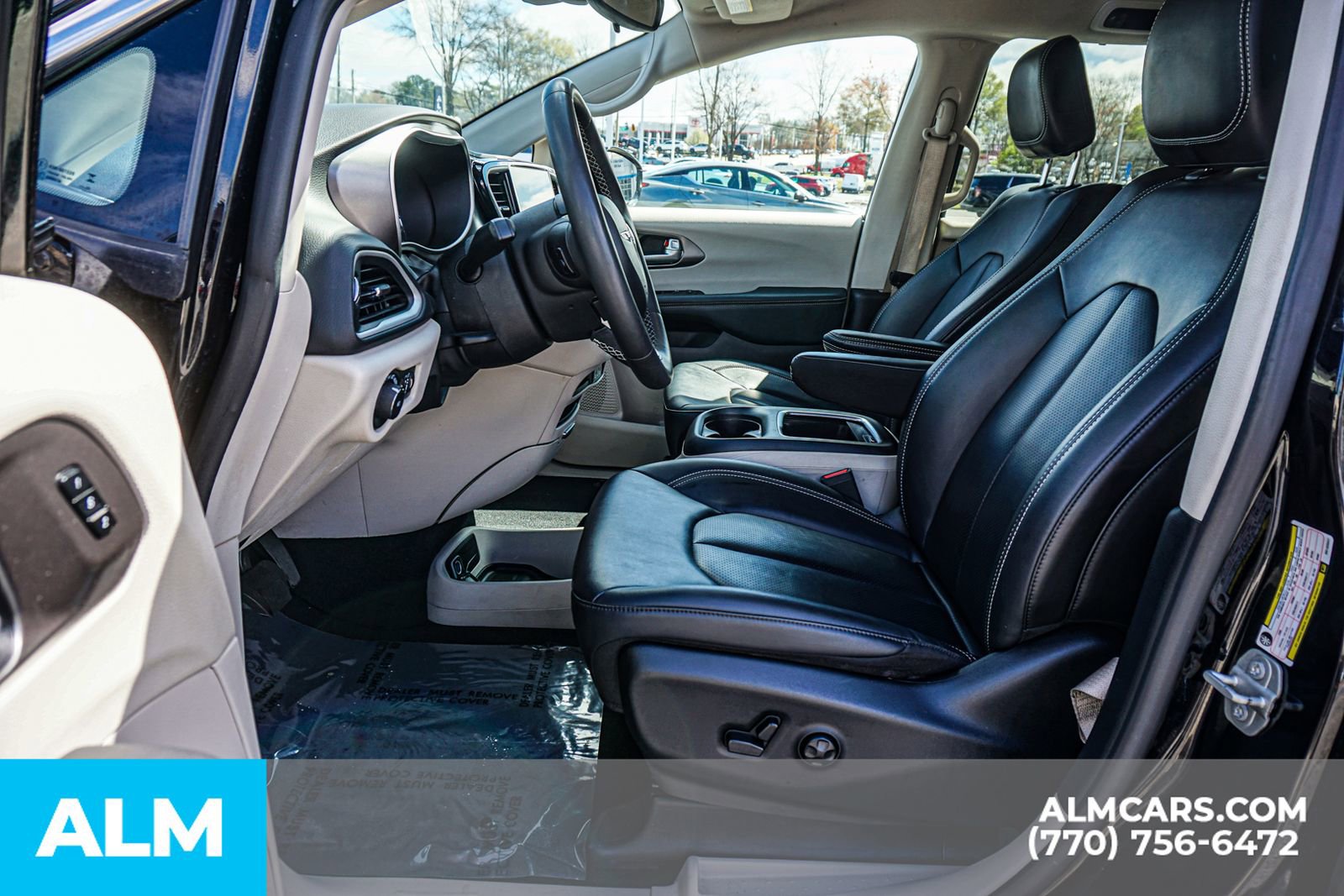 Used 2024 Chrysler Pacifica Touring-L image 20