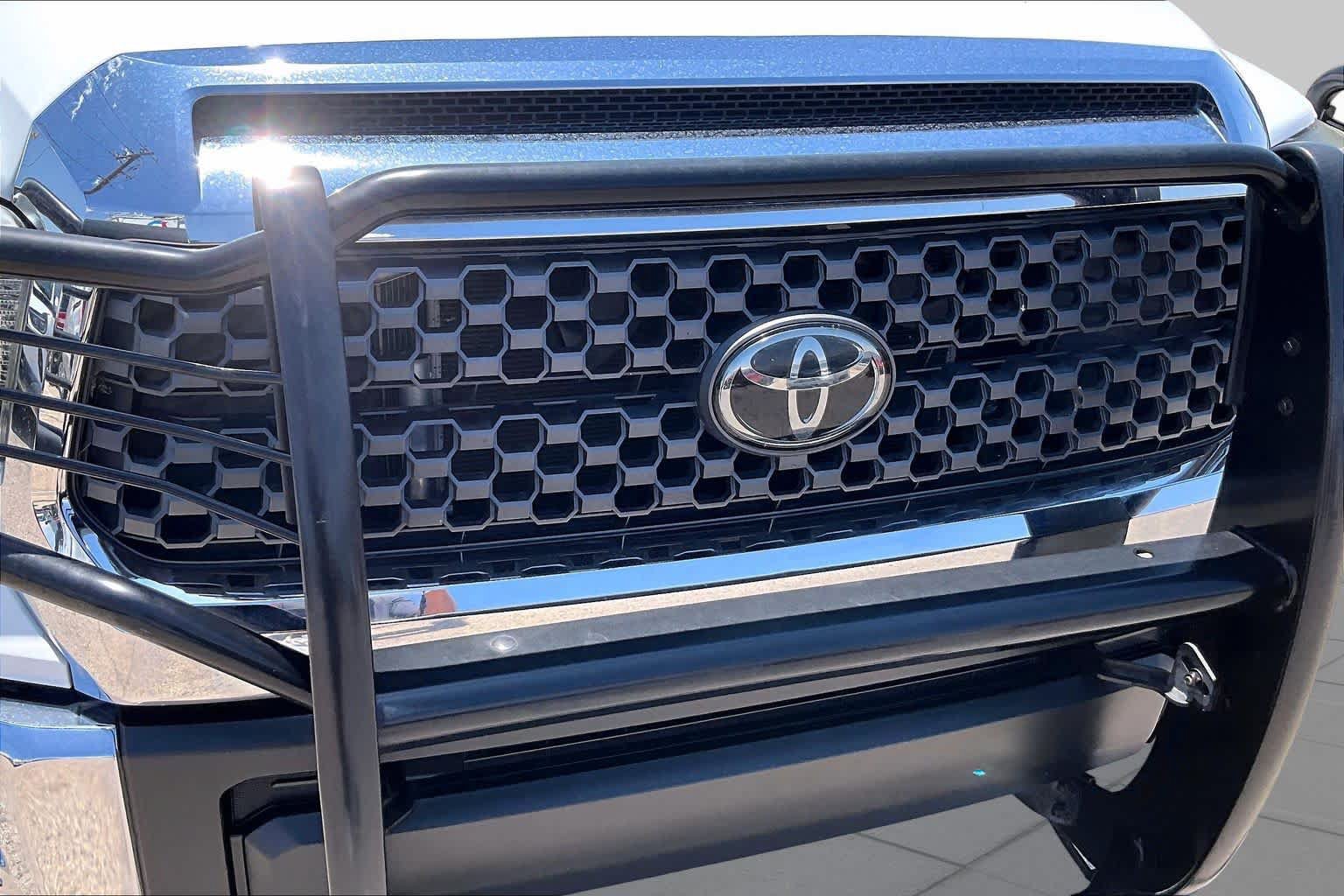Used 2020 Toyota Tundra SR5 w/ SR5 Leather Package AWD/4WD image 29