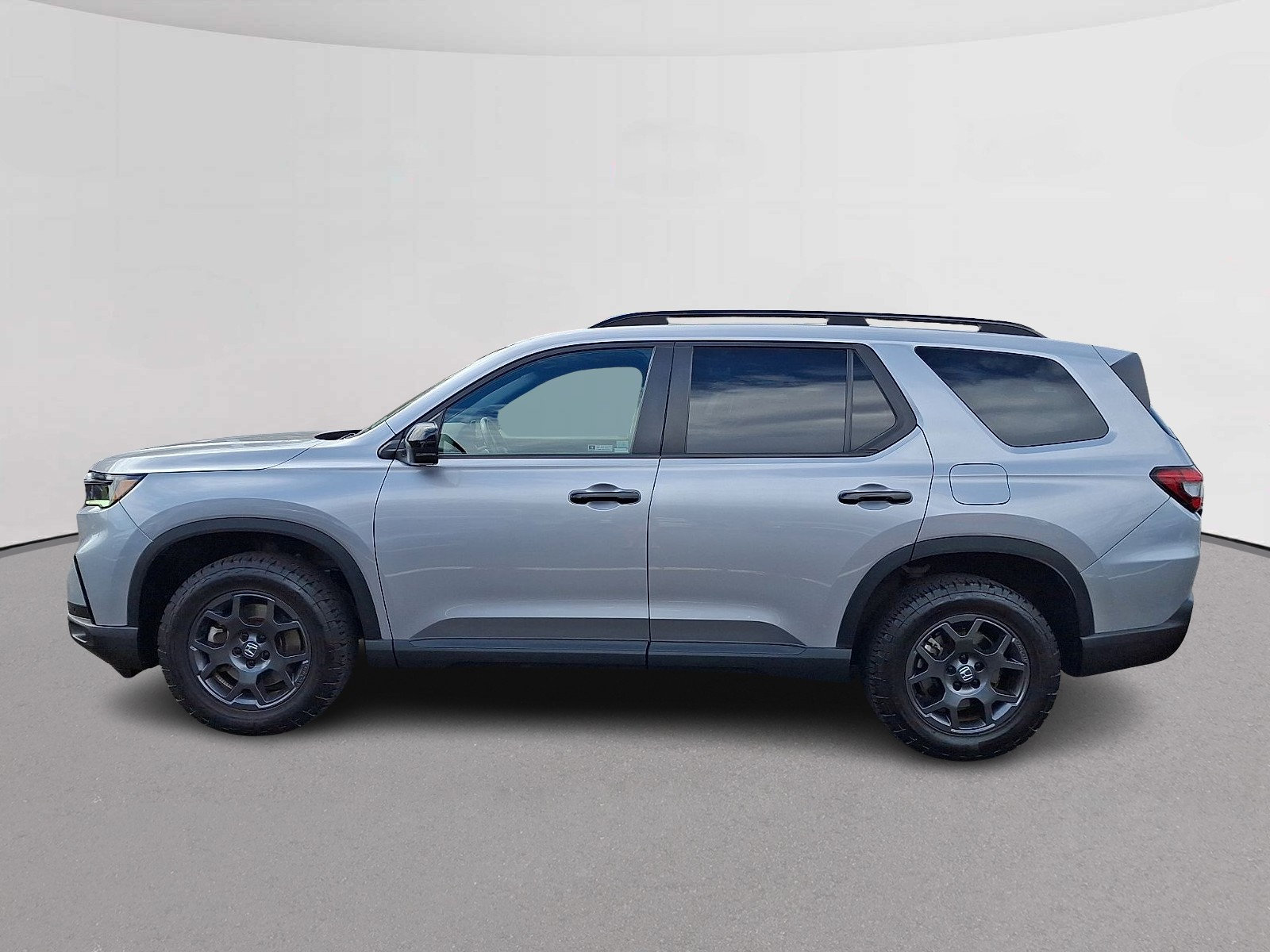 Certified 2024 Honda Pilot TrailSport image 6