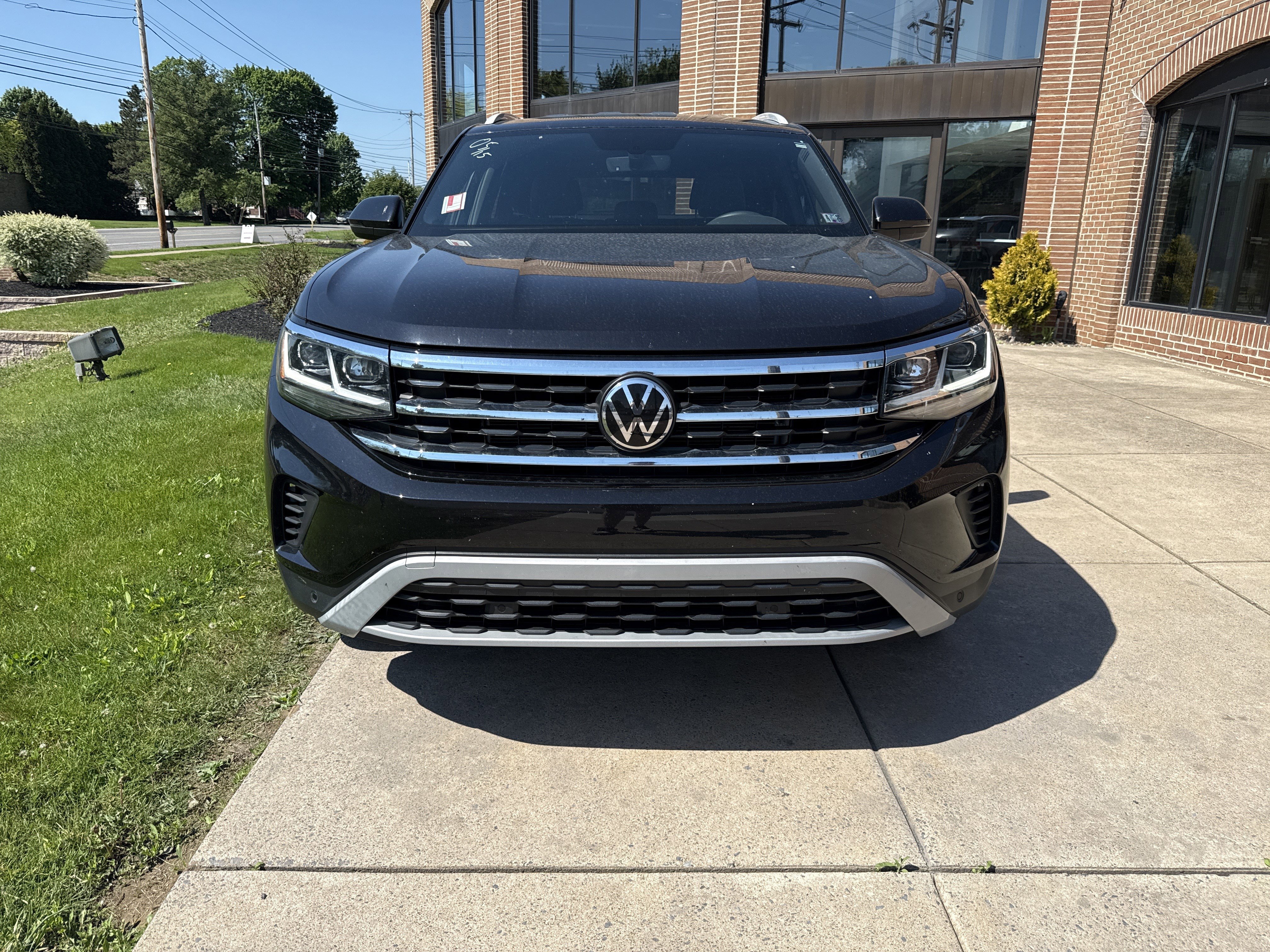 Used 2023 Volkswagen Atlas Cross Sport SE w/ Black Wheel Package AWD/4WD image 8