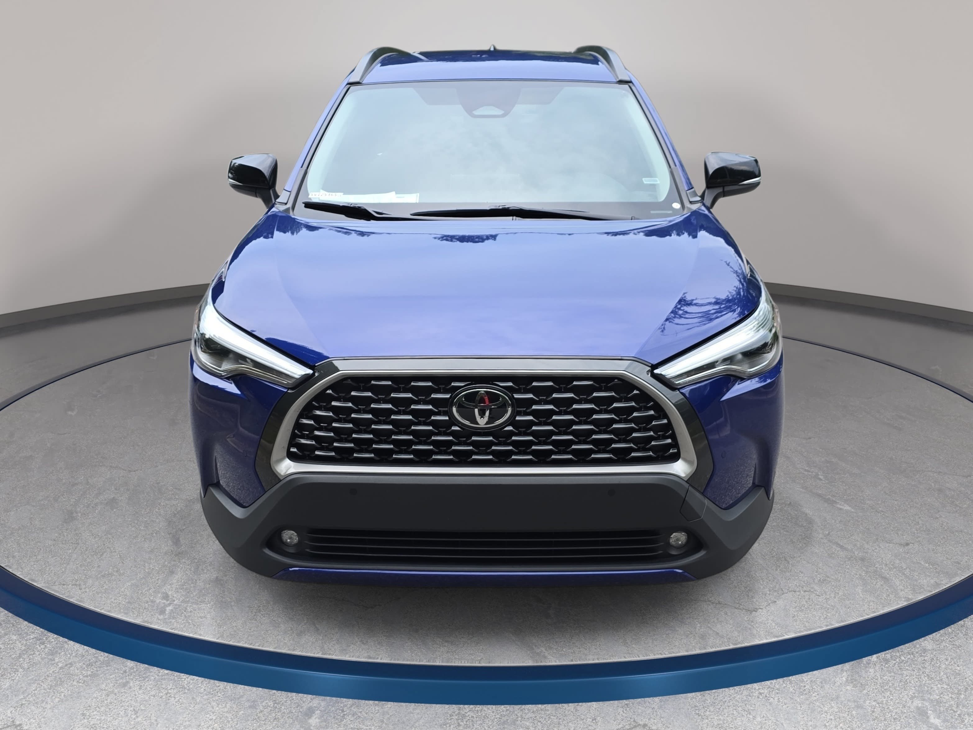 Used 2025 Toyota Corolla Cross XLE AWD/4WD image 2