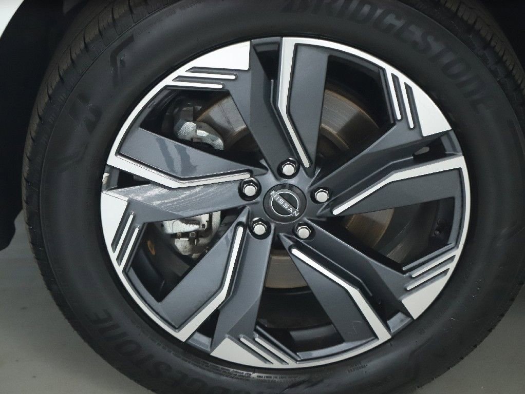 Certified 2025 Nissan Murano SL AWD/4WD image 38