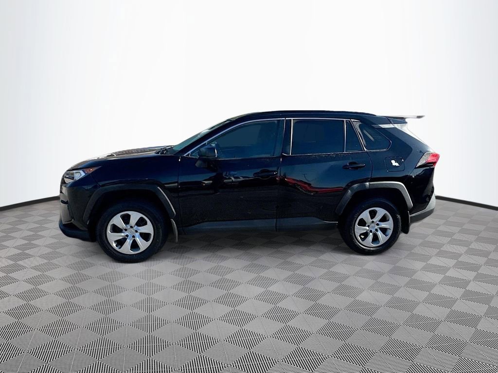 Used 2021 Toyota RAV4 LE image 8