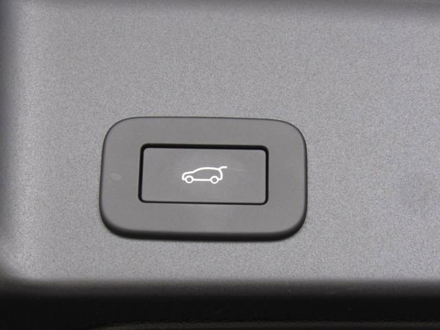 Used 2026 Land Rover Range Rover Evoque Dynamic SE AWD/4WD image 21