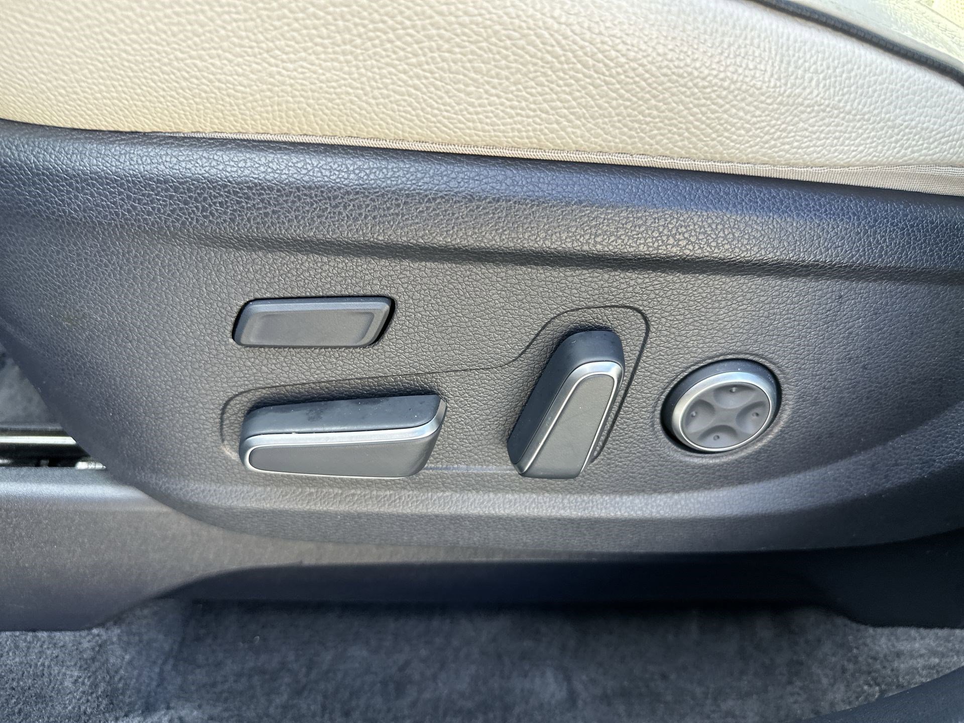 Used 2024 Hyundai Palisade Limited image 14