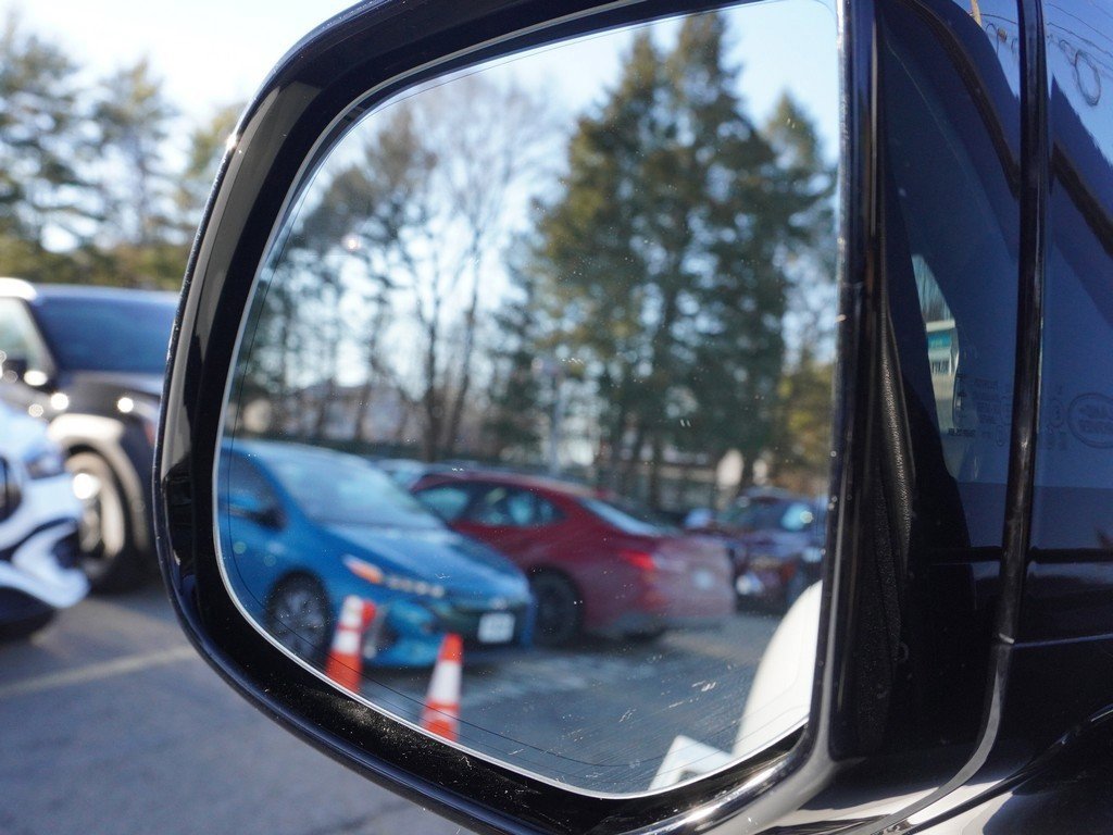 Used 2025 Land Rover Range Rover SE image 33