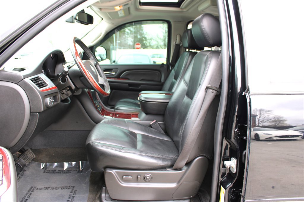 Used 2007 Cadillac Escalade EXT w/ Information Package image 20