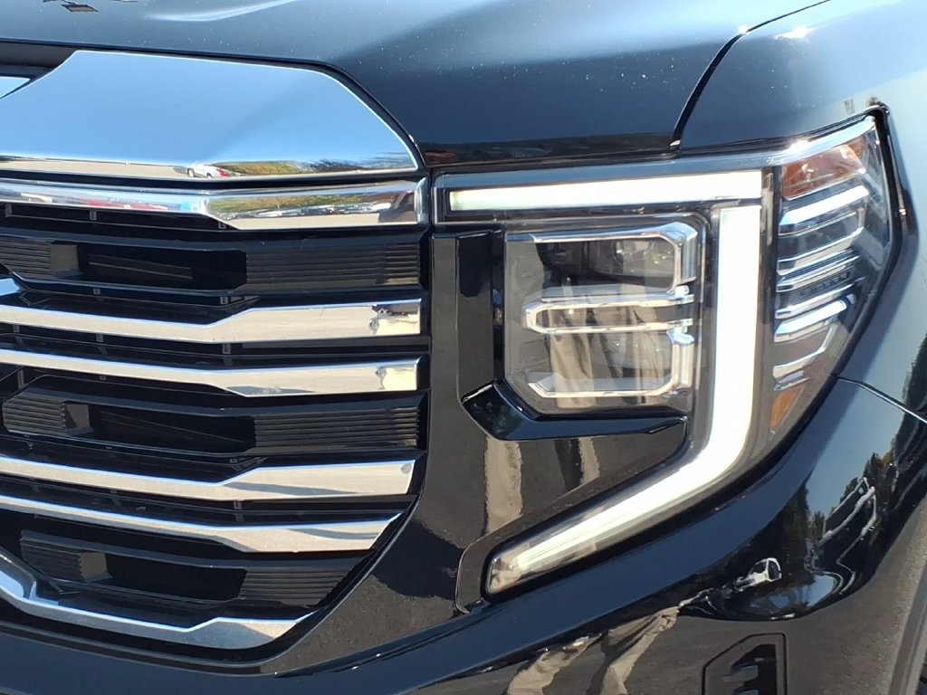 Certified 2026 GMC Sierra 1500 SLT AWD/4WD image 6