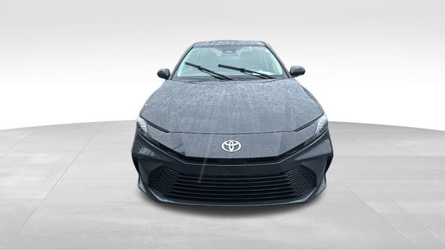 Used 2025 Toyota Camry LE image 9