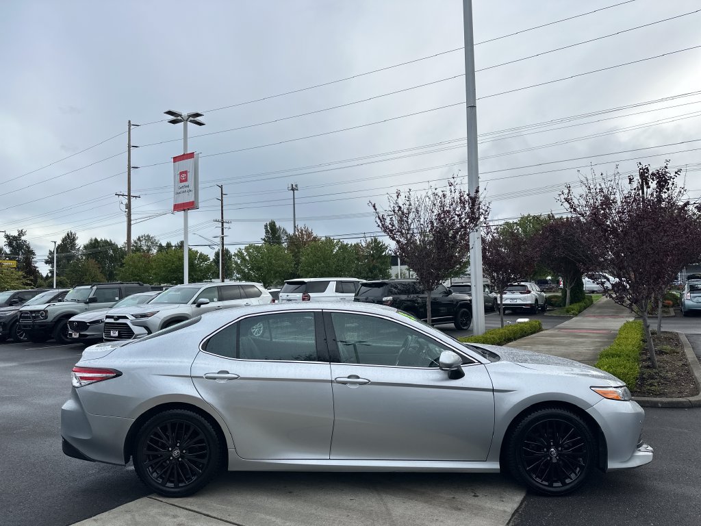 Used 2018 Toyota Camry XLE FWD image 6