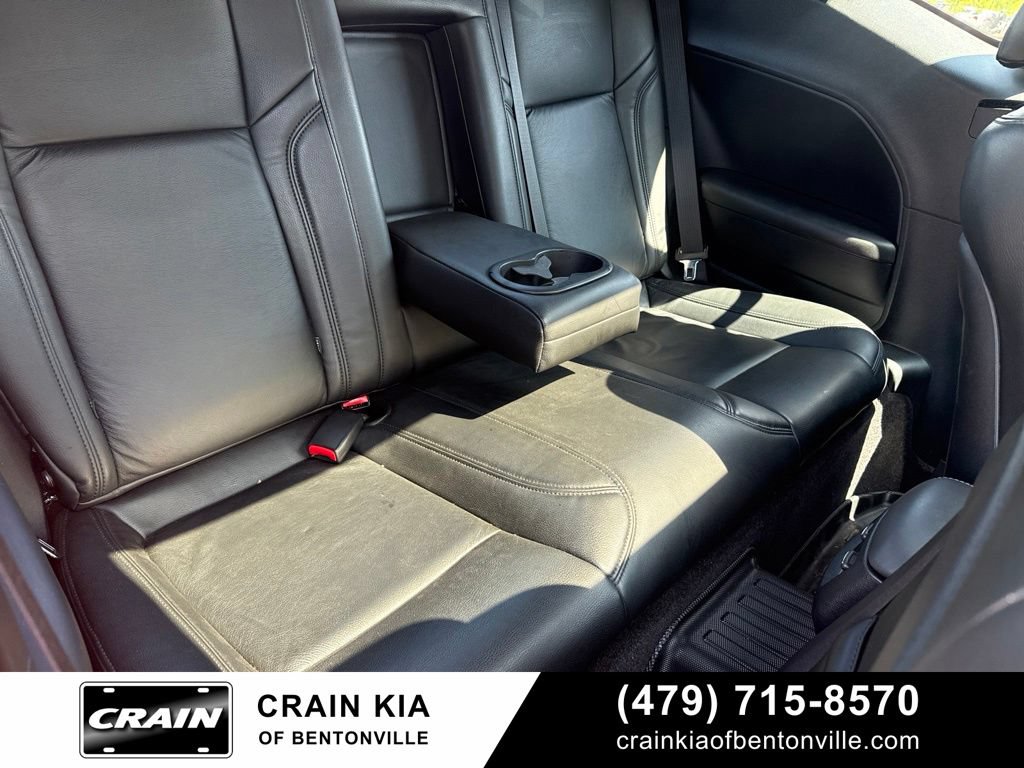 Used 2017 Dodge Challenger R/T w/ Driver Convenience Group RWD image 11