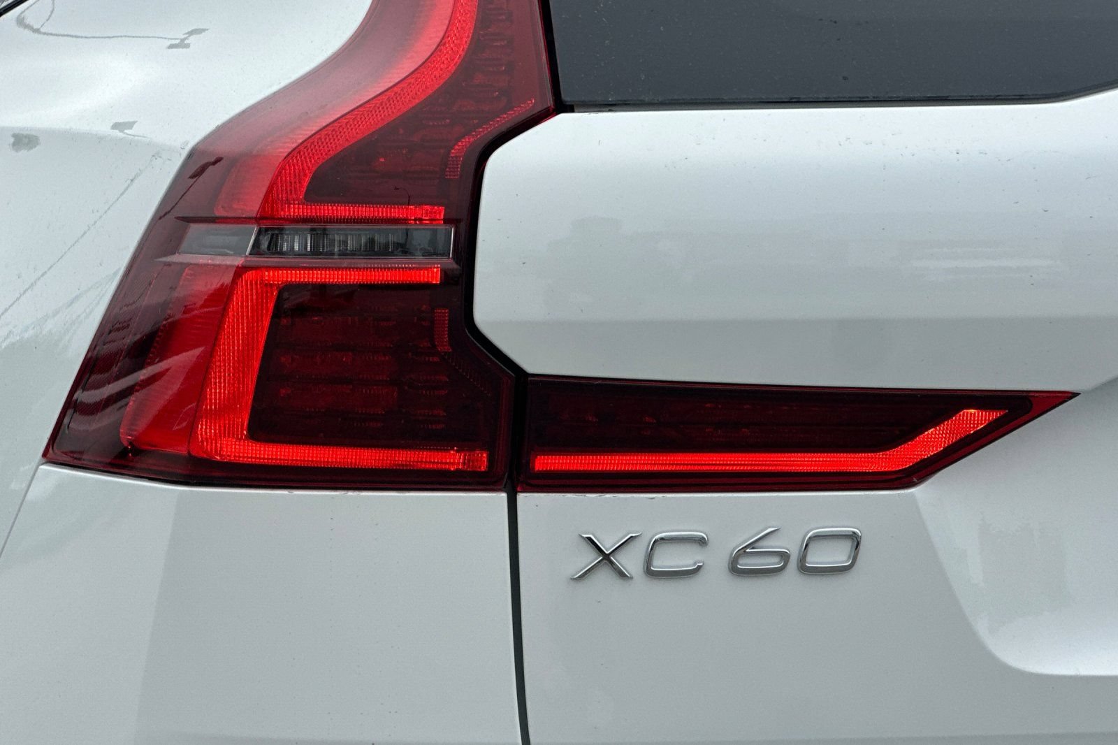 New 2026 Volvo XC60 T8 Plus w/ Climate Package PRO AWD/4WD image 27