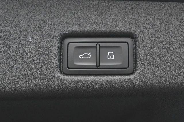 Certified 2025 Audi Q5 Premium w/ Convenience Package AWD/4WD image 32