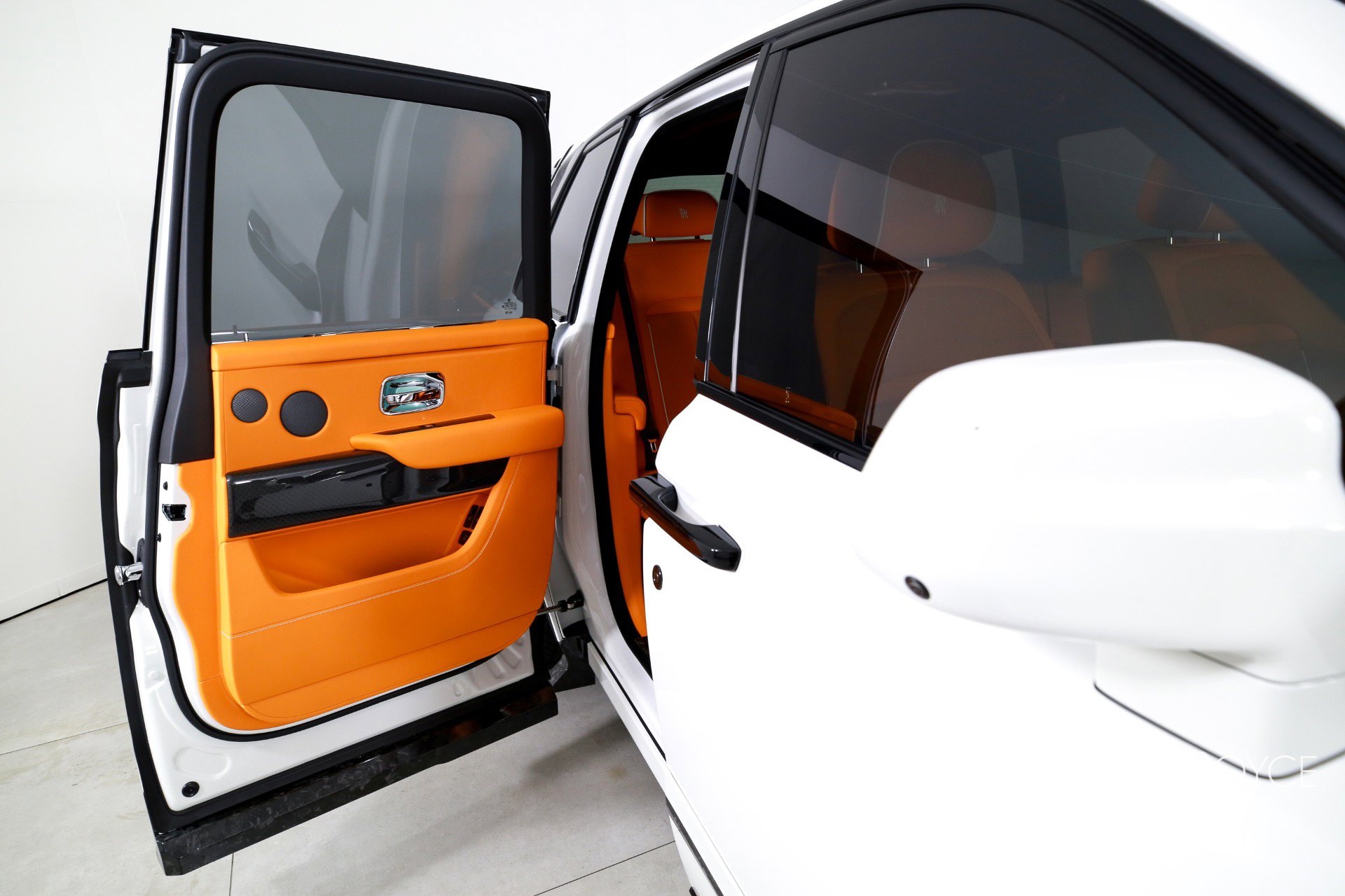 Used 2025 Rolls-Royce Cullinan Black Badge image 28